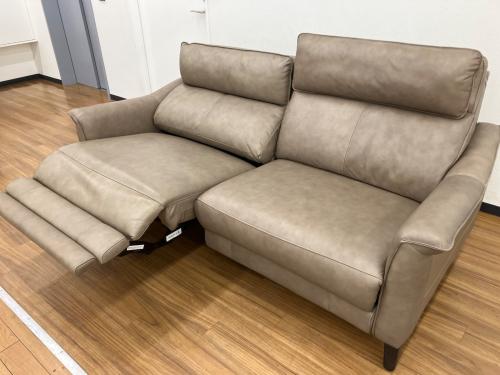 ニトリ 電動リクライニングソファー チェリーブ ヘッドレスト可動 充電用USBポート付 背もたれ分割可 幅:約194㎝