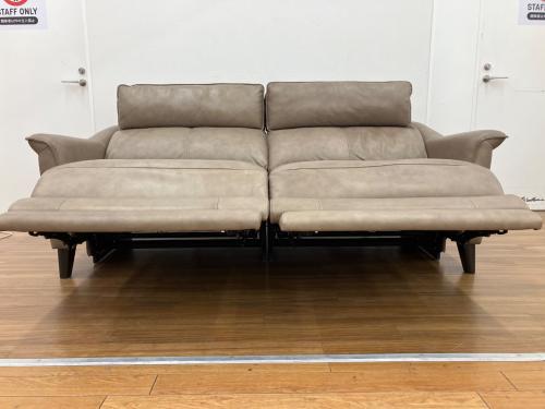 ニトリ 電動リクライニングソファー チェリーブ ヘッドレスト可動 充電用USBポート付 背もたれ分割可 幅:約194㎝