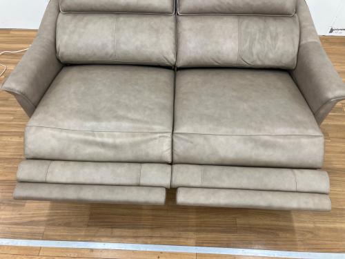 ニトリ 電動リクライニングソファー チェリーブ ヘッドレスト可動 充電用USBポート付 背もたれ分割可 幅:約194㎝