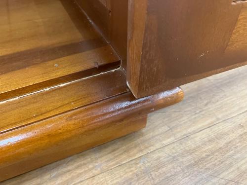 キャビネット アンティーク調デザイン