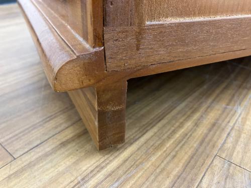 キャビネット アンティーク調デザイン