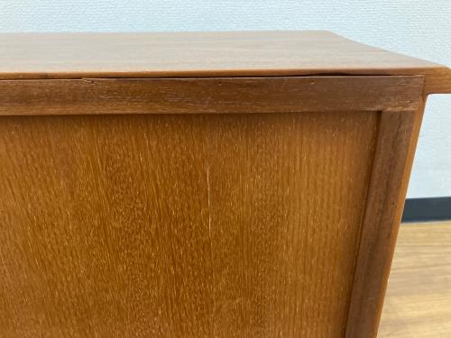 キャビネット アンティーク調デザイン