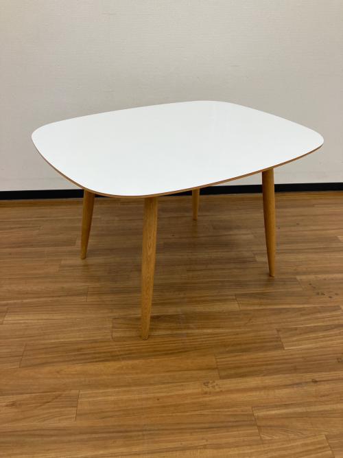 カリモク60＋ (カリモクロクマルプラス) ダイニングテーブル　Ｄテーブル