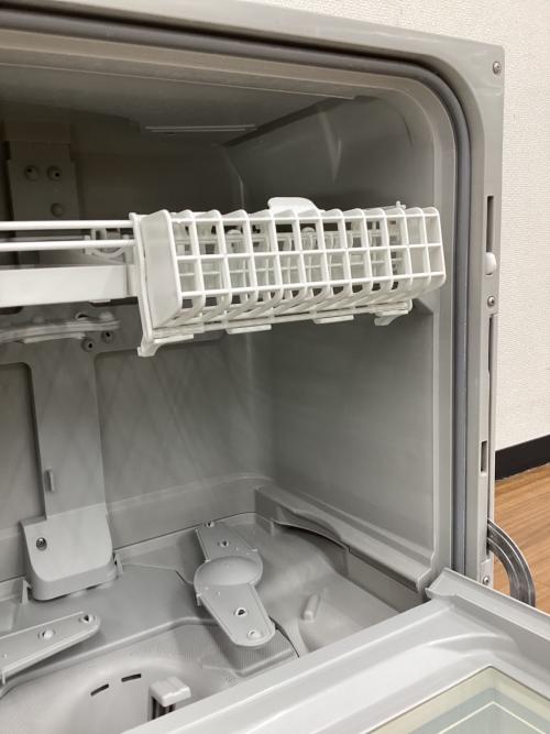 Panasonic (パナソニック) 食器洗い乾燥機 NP-TZ200-W 2019年製 扉内部ヨゴレ有 正面左上ヘコミ有