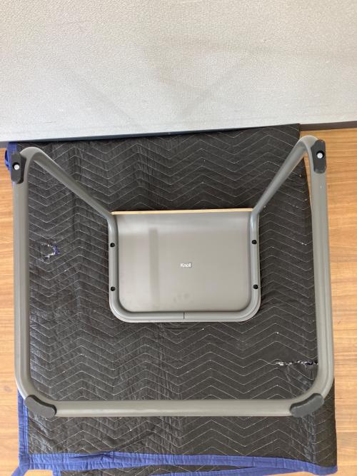 Knoll (ノル) サイドテーブル Toboggan Pull Up Table