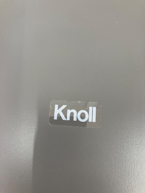 Knoll (ノル) サイドテーブル Toboggan Pull Up Table