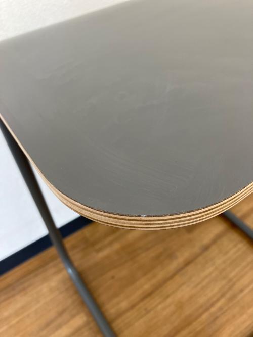 Knoll (ノル) サイドテーブル Toboggan Pull Up Table