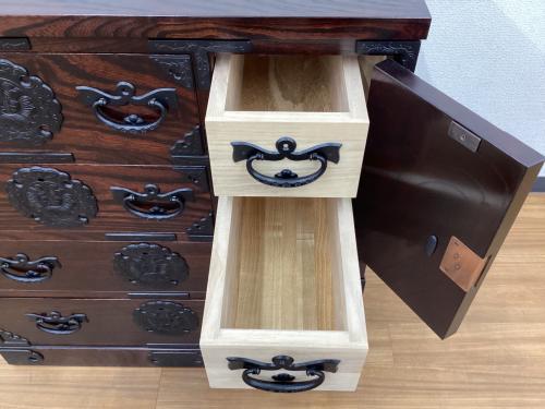 岩谷堂箪笥 (イワヤドウタンス) 整理箪笥 南部鉄器金具 牡丹紋様 鍵・木札付 幅:約70㎝ No.184 整理箪笥