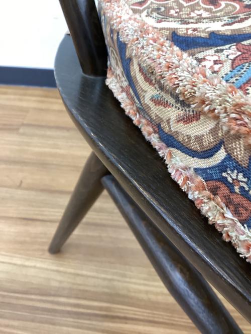 ercol (アーコール) ダイニングチェアー クッション付き  スワンバック