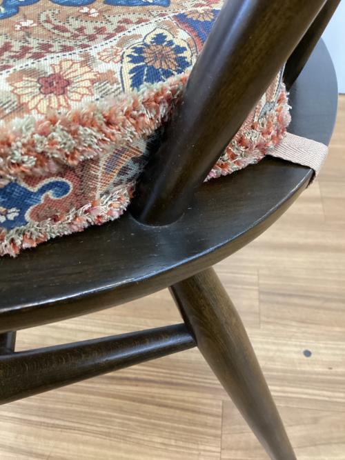 ercol (アーコール) ダイニングチェアー クッション付き  スワンバック