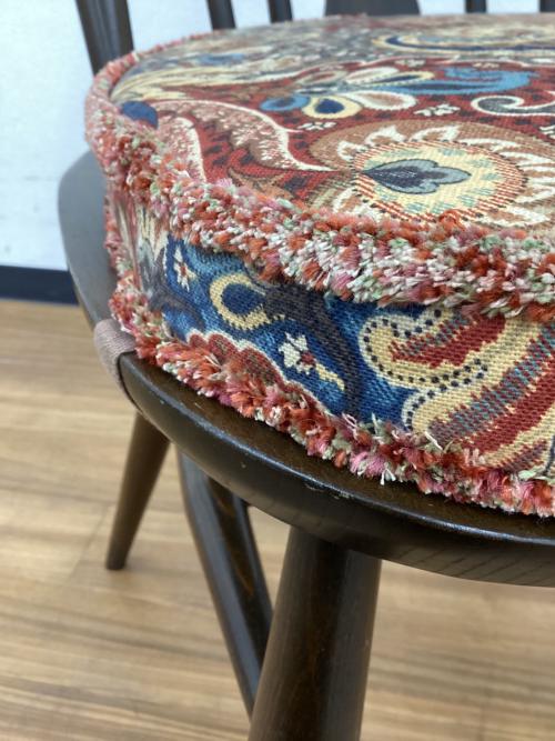 ercol (アーコール) ダイニングチェアー クッション付き スワンバック