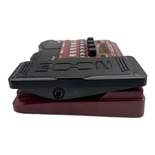 ZOOM (ズーム) ベース用マルチエフェクター B1XFOUR Multi Effects Processor  マレーシア 箱・アダプター付 C36063689 動作確認済み