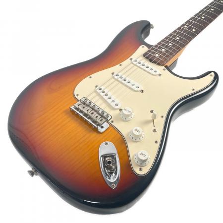 FENDER (フェンダー) 62 Stratocaster エレキギター American vintage